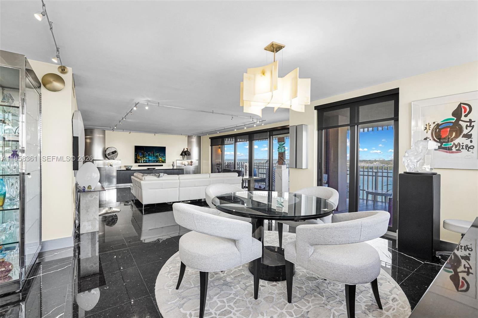 image Three Grove Isle12