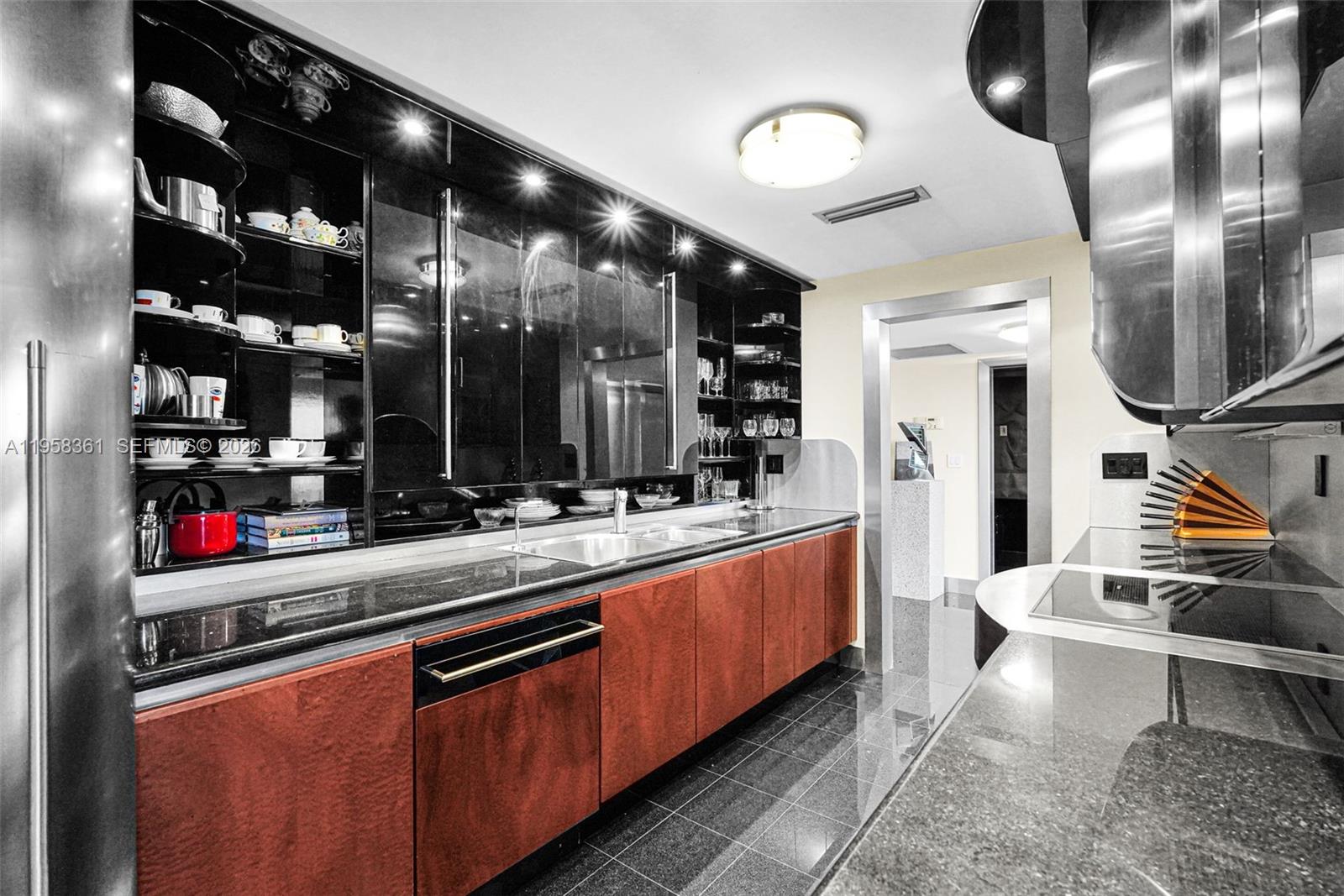 image Three Grove Isle24