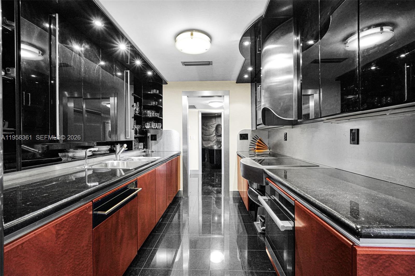 image Three Grove Isle25