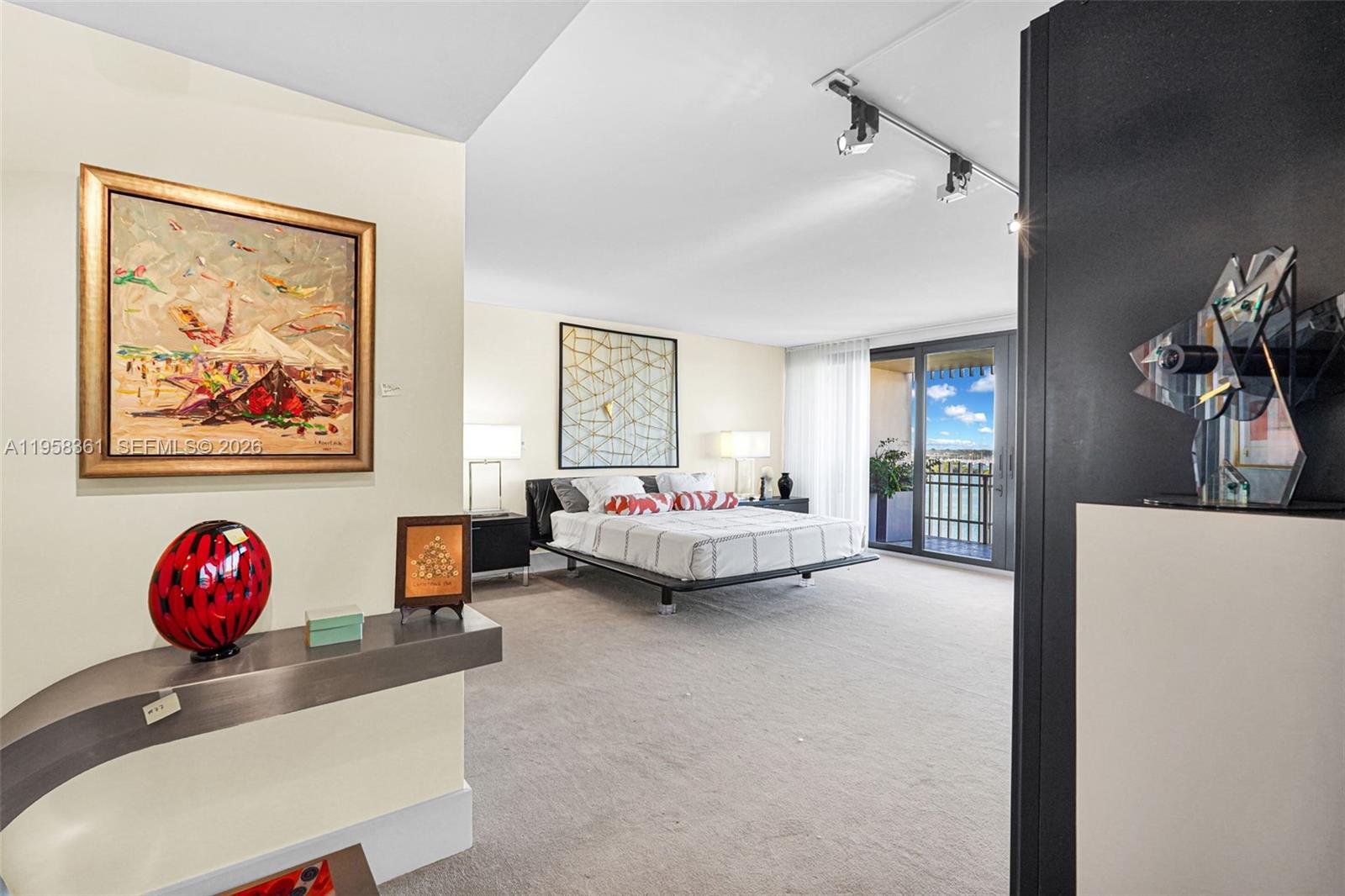 image Three Grove Isle38