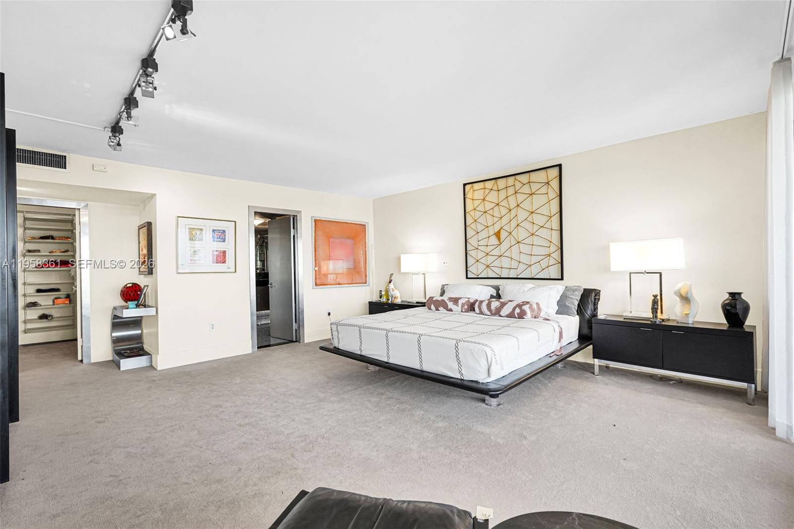 image Three Grove Isle40