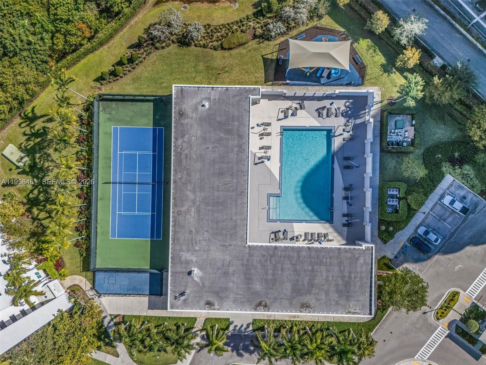 14951 Royal Oaks Ln #2201 North Miami, FL 33181