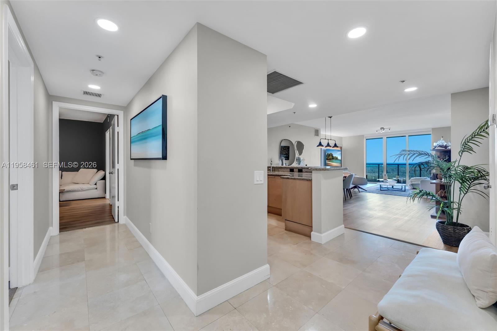 14951 Royal Oaks Ln #2201 North Miami, FL 33181