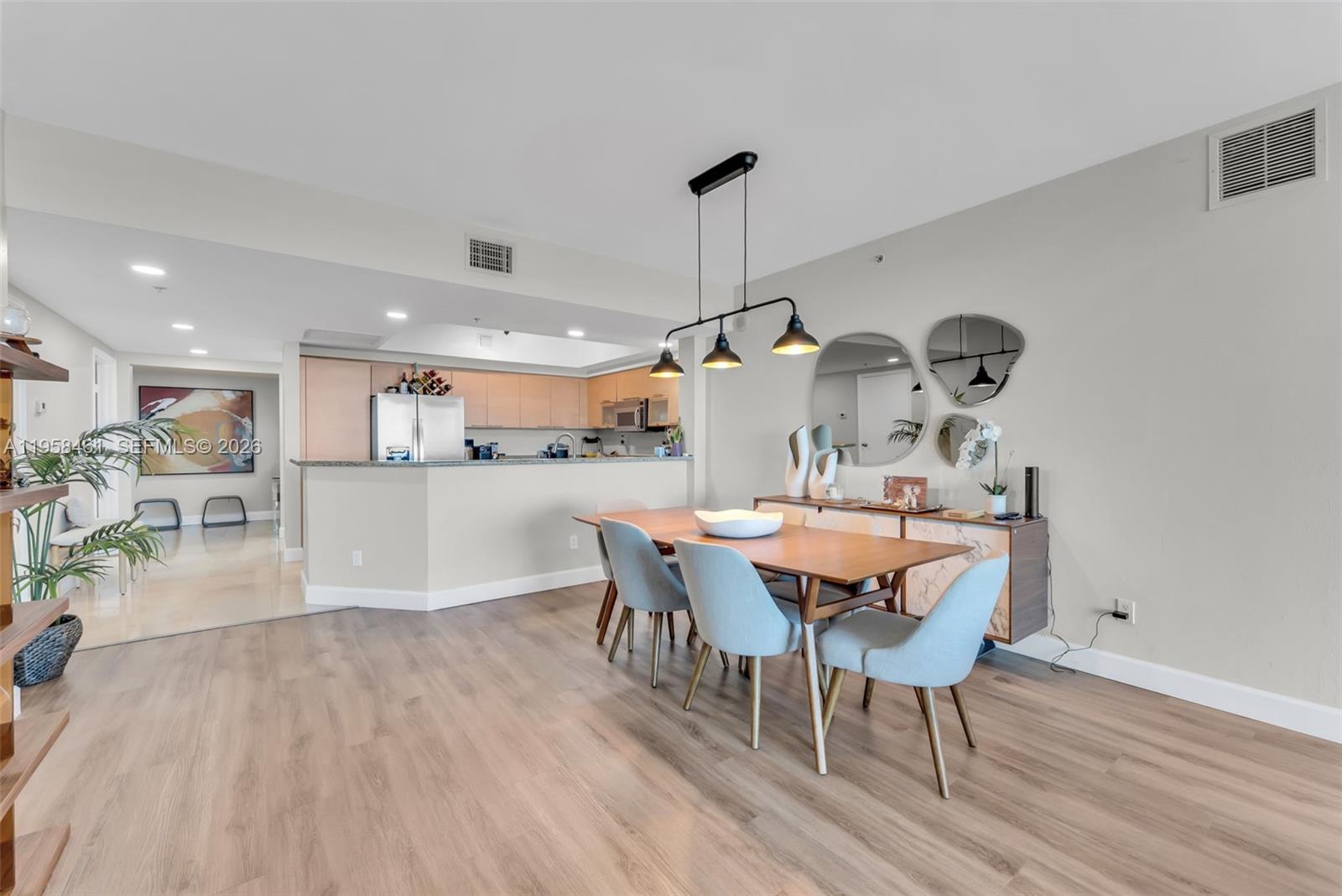 14951 Royal Oaks Ln #2201 North Miami, FL 33181