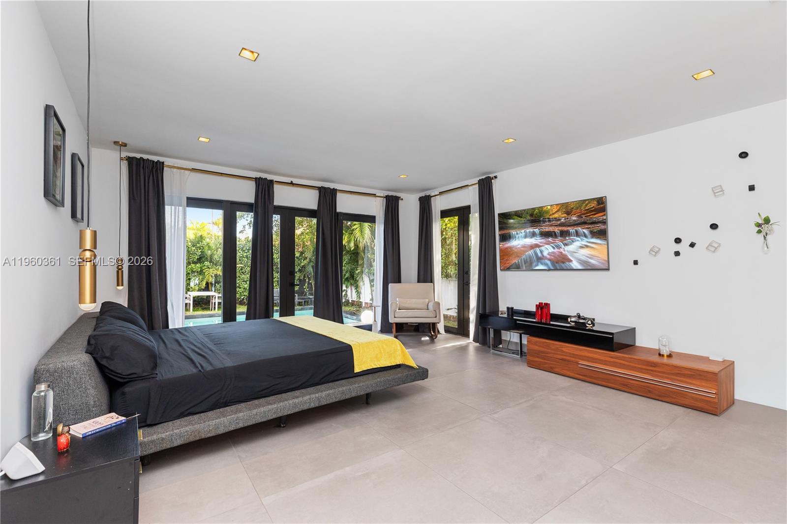 63 SW 31st Rd Miami, FL 33129