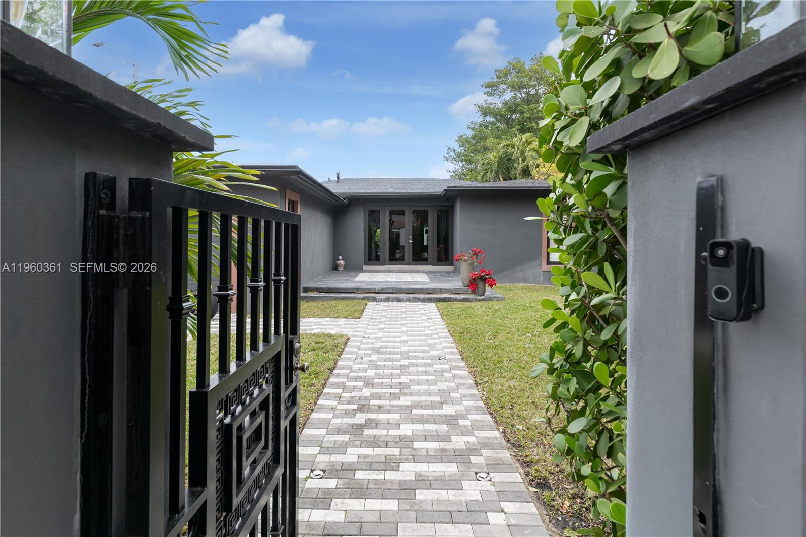 63 SW 31st Rd Miami, FL 33129