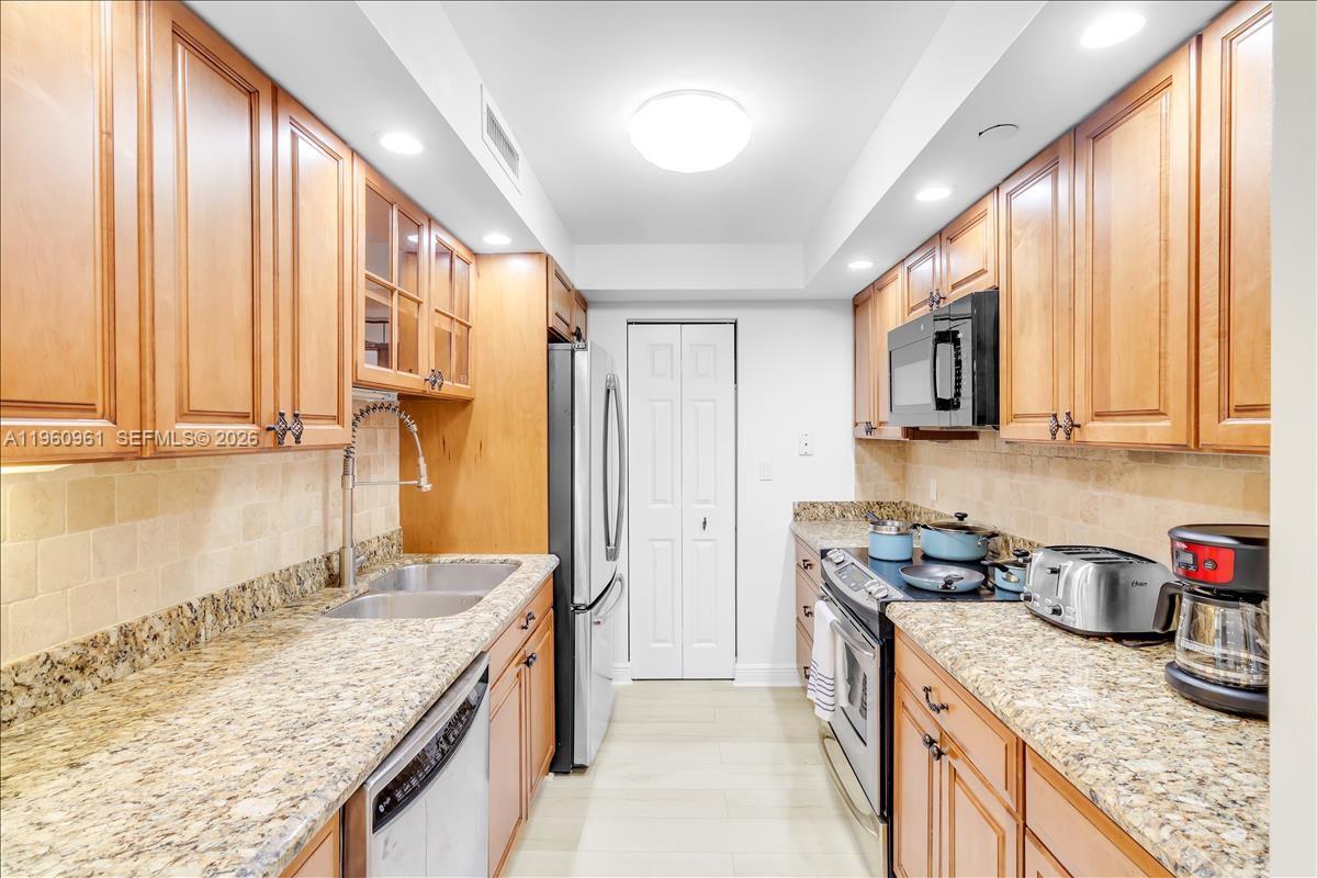 Undisclosed Address Singer Island, FL 33404