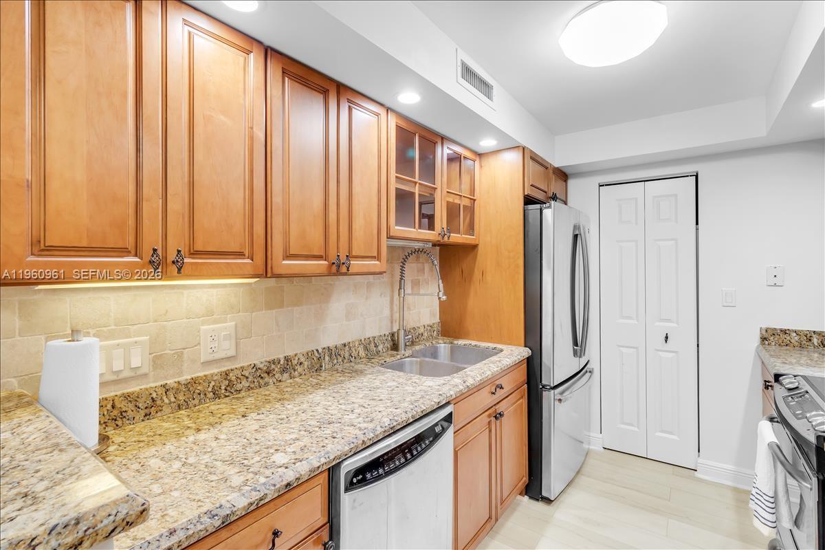 Undisclosed Address Singer Island, FL 33404