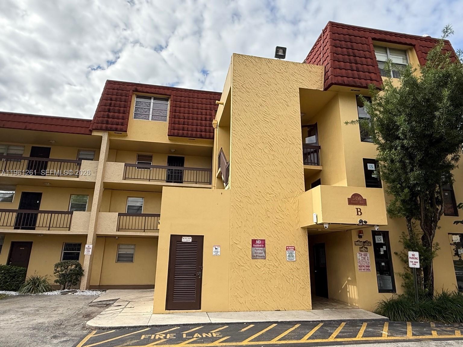 3490 Foxcroft Rd #B208