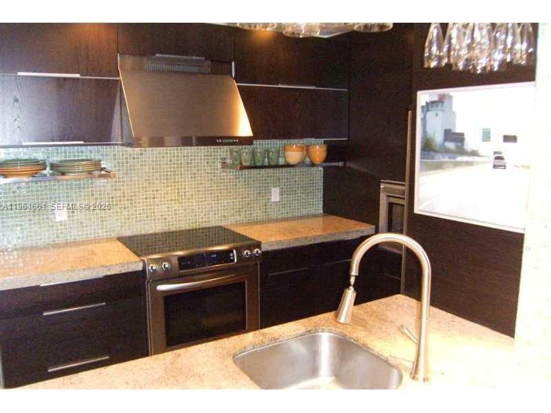 2642 NW 33rd St #1905