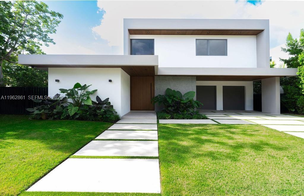 215 S Shore Dr Miami, FL 33133