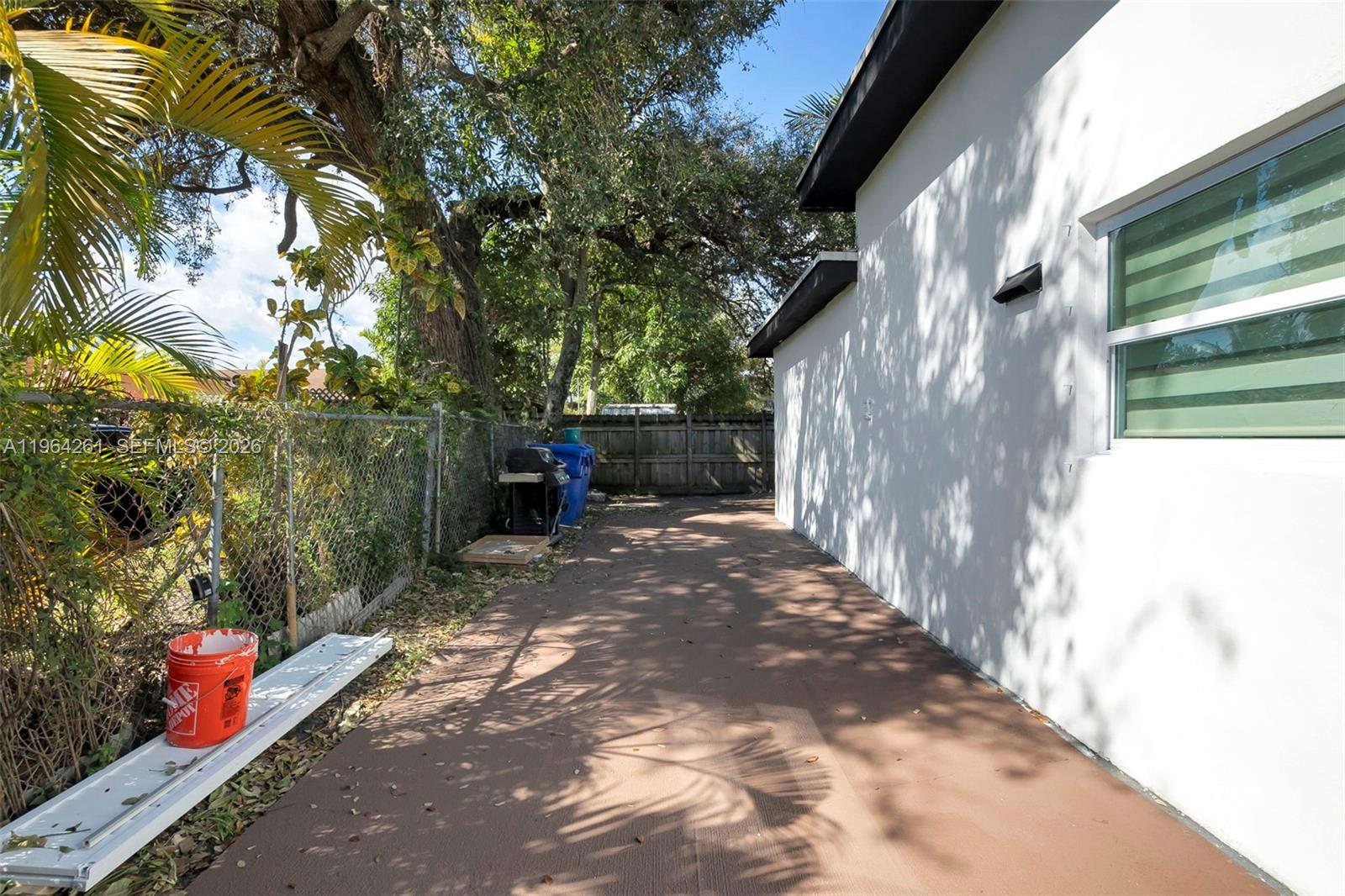 1820 SW 25th Ave Miami, FL 33145