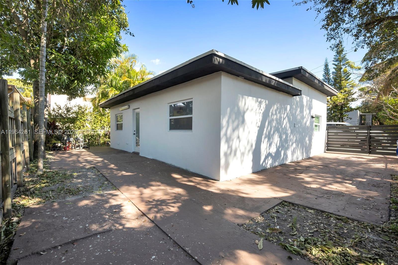 1820 SW 25th Ave Miami, FL 33145