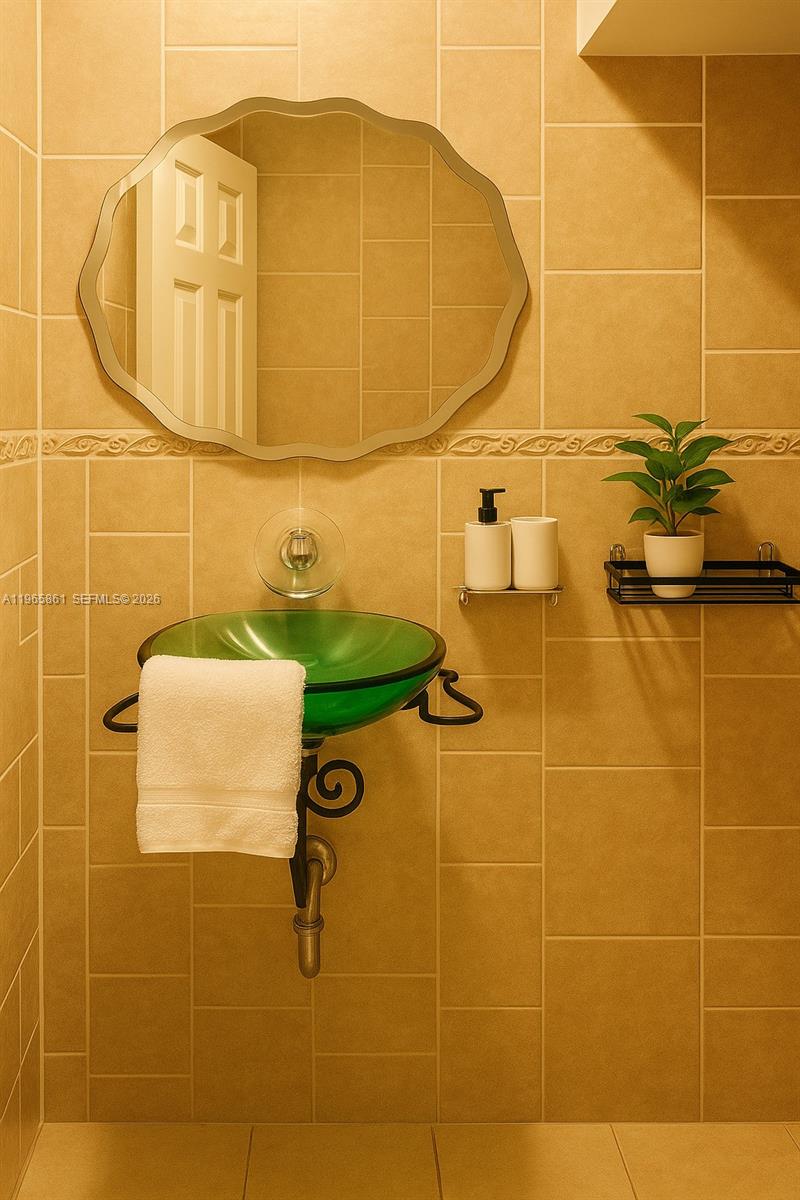 1545 NW 8th Ter Miami, FL 33125