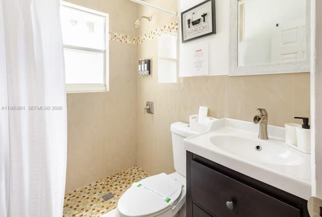 1545 NW 8th Ter Miami, FL 33125