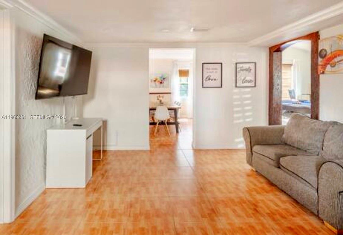 1545 NW 8th Ter Miami, FL 33125