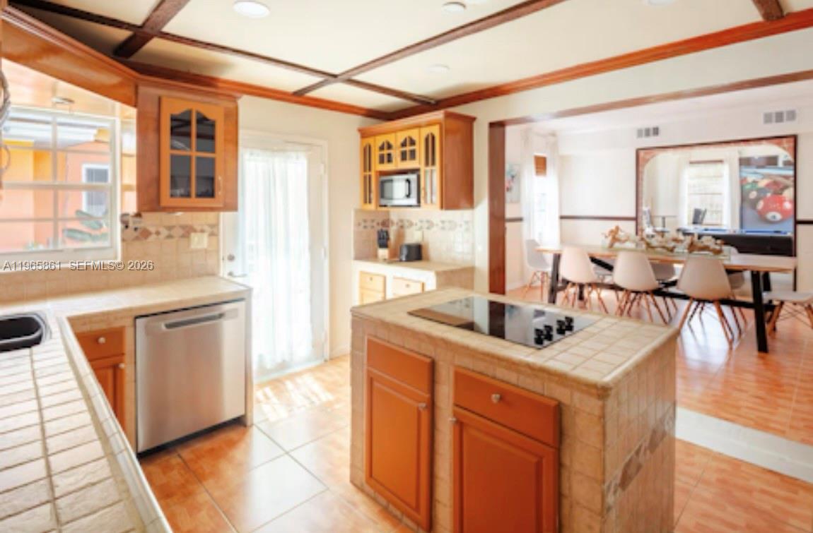 1545 NW 8th Ter Miami, FL 33125