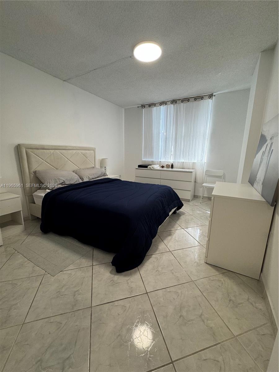 image Arlen House Condo10