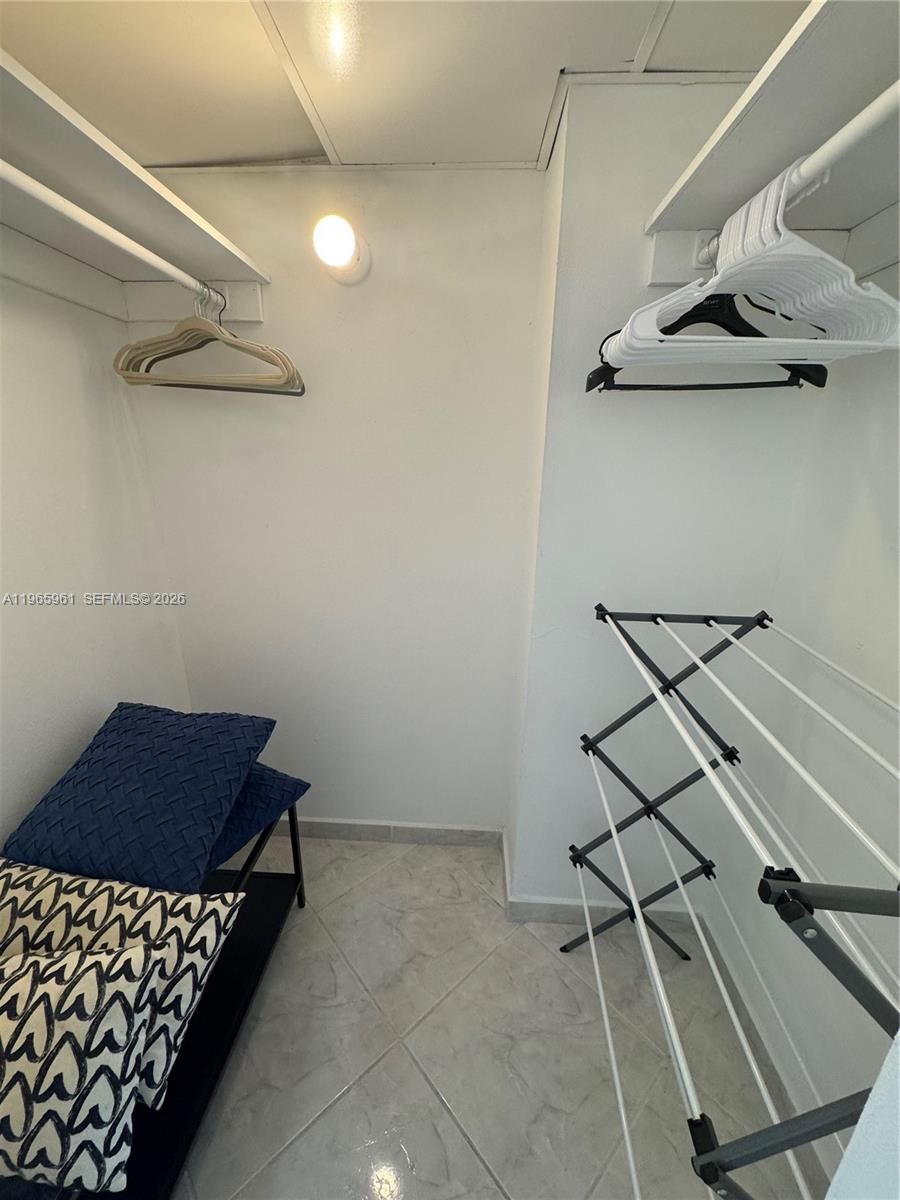 image Arlen House Condo13