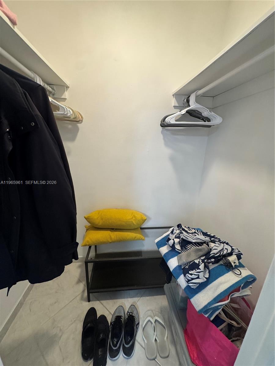 image Arlen House Condo14