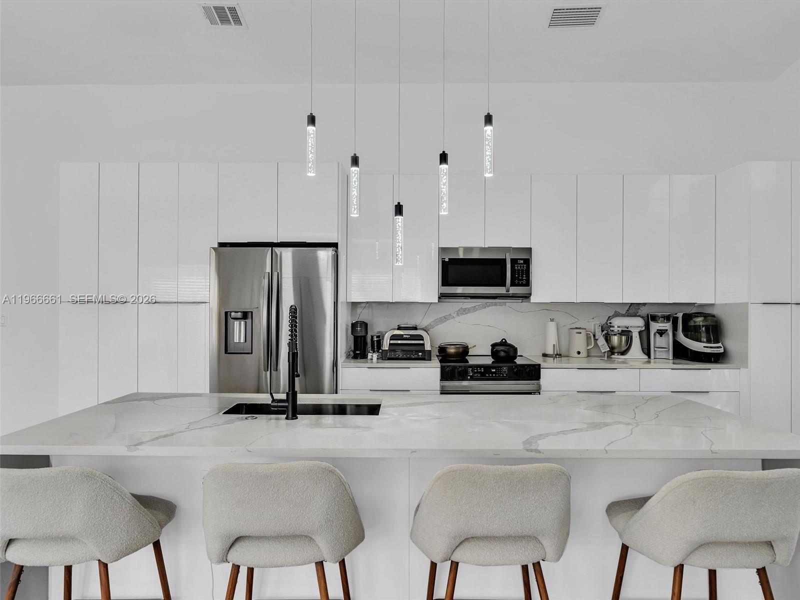 4962 SW 32nd Way Hollywood, FL 33312