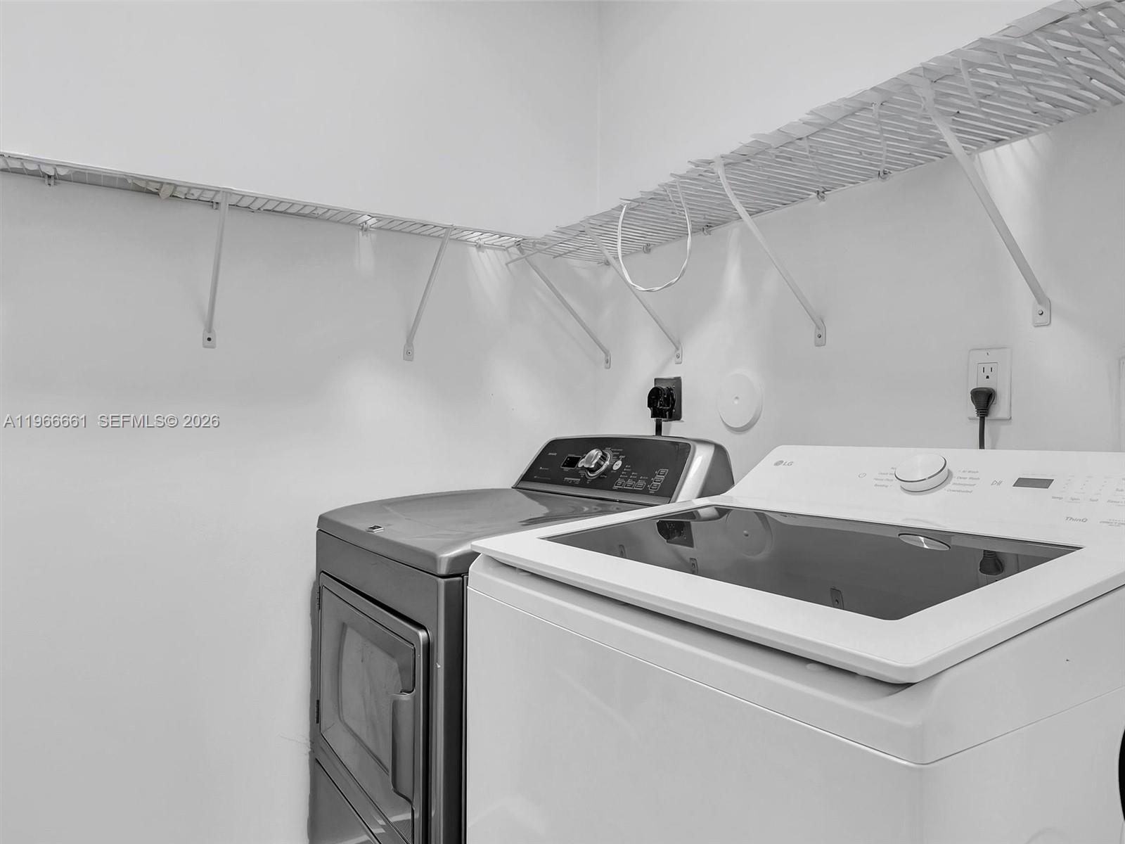 4962 SW 32nd Way Hollywood, FL 33312