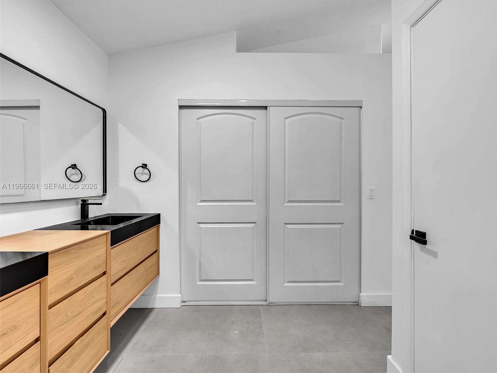 4962 SW 32nd Way Hollywood, FL 33312