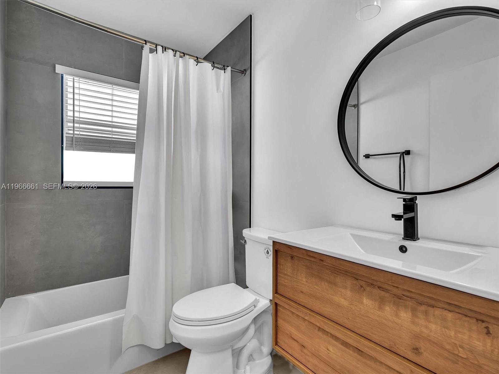 4962 SW 32nd Way Hollywood, FL 33312