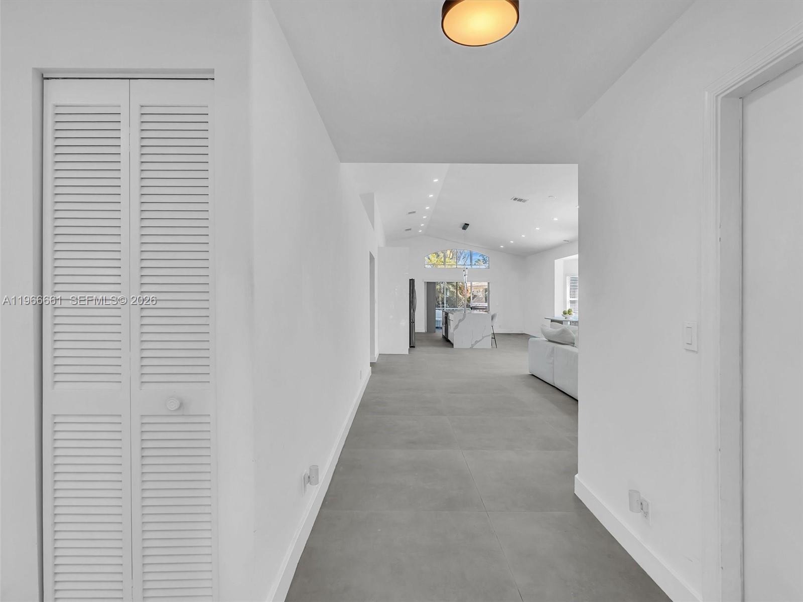 4962 SW 32nd Way Hollywood, FL 33312