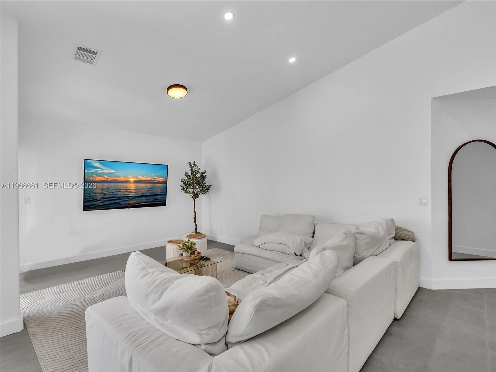 4962 SW 32nd Way Hollywood, FL 33312