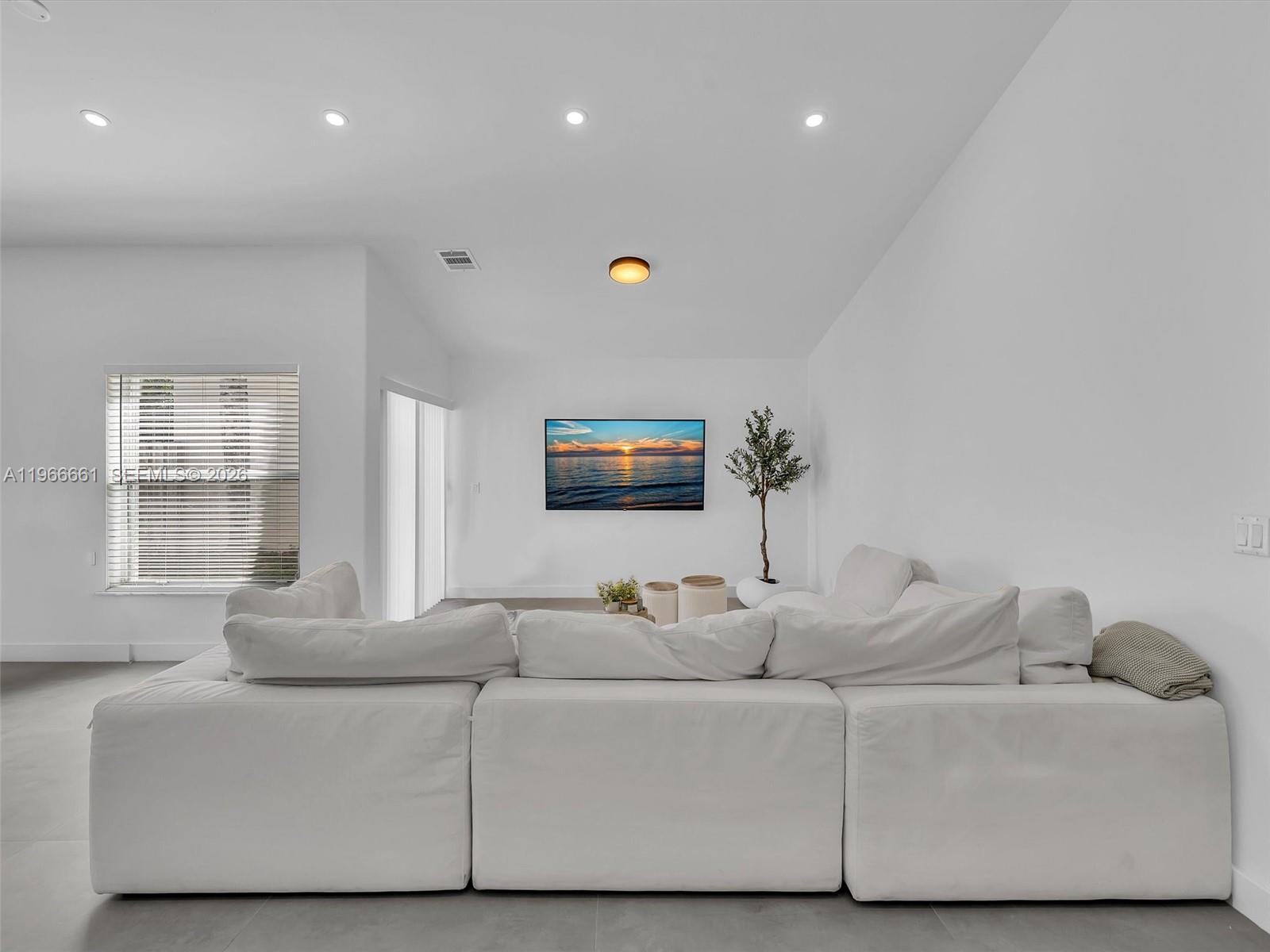 4962 SW 32nd Way Hollywood, FL 33312