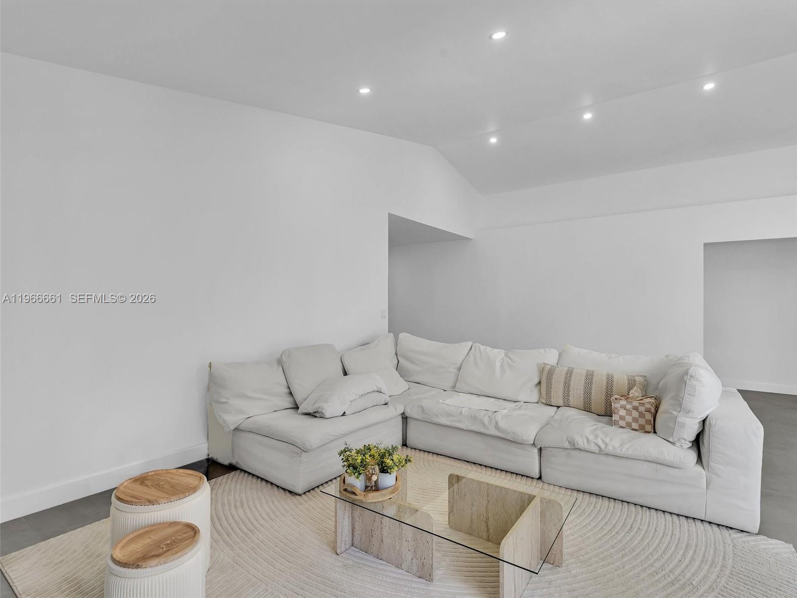 4962 SW 32nd Way Hollywood, FL 33312