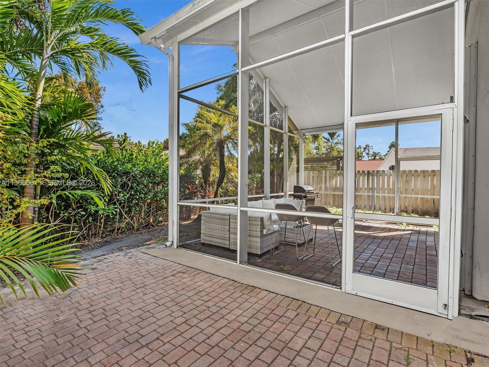 4962 SW 32nd Way Hollywood, FL 33312