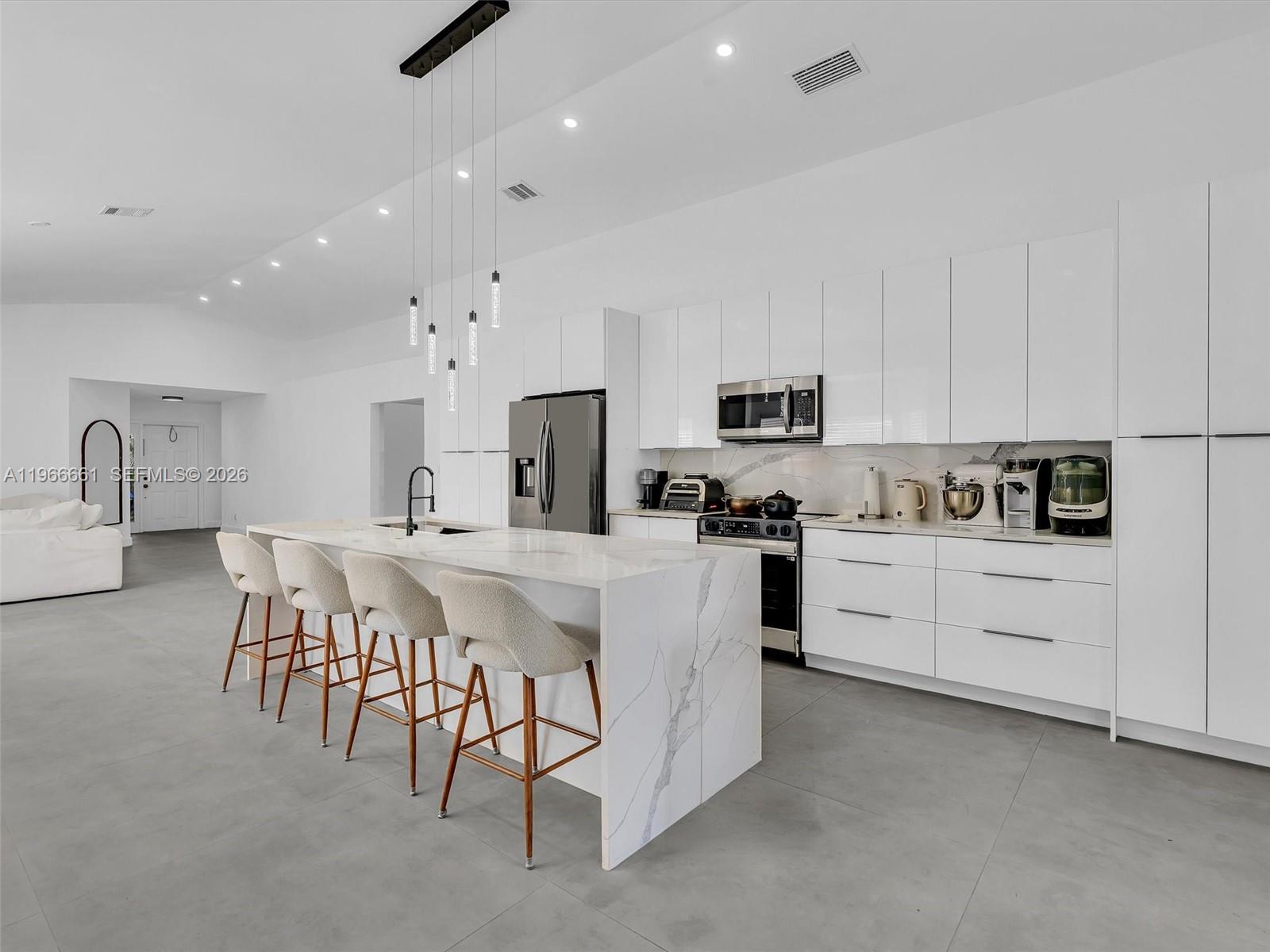 4962 SW 32nd Way Hollywood, FL 33312