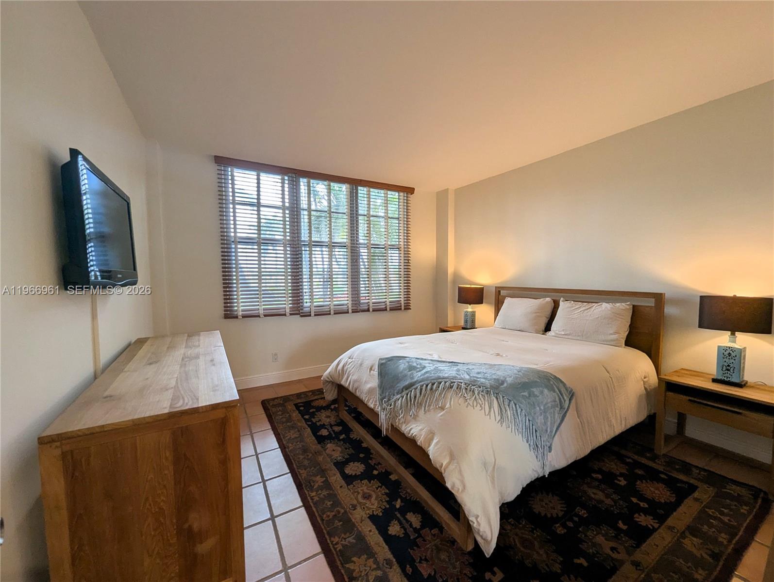 5161 Collins Ave #208 Miami Beach, FL 33140