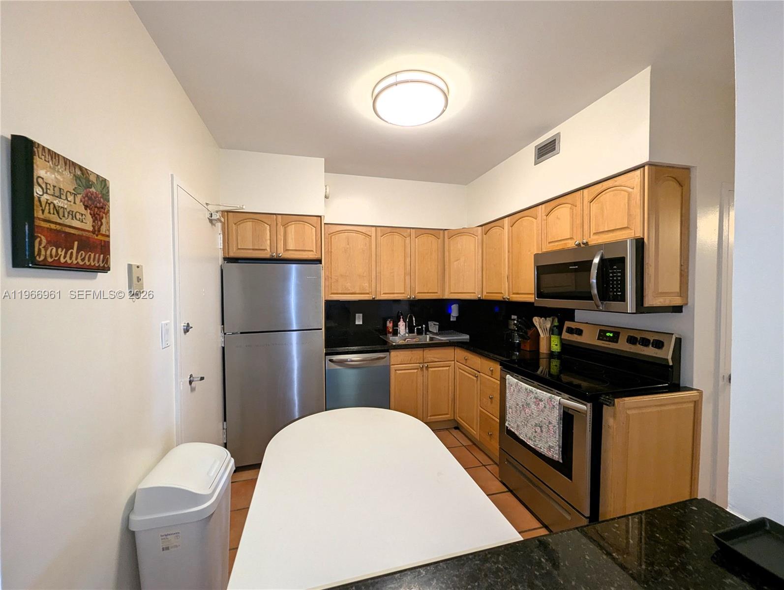 5161 Collins Ave #208 Miami Beach, FL 33140