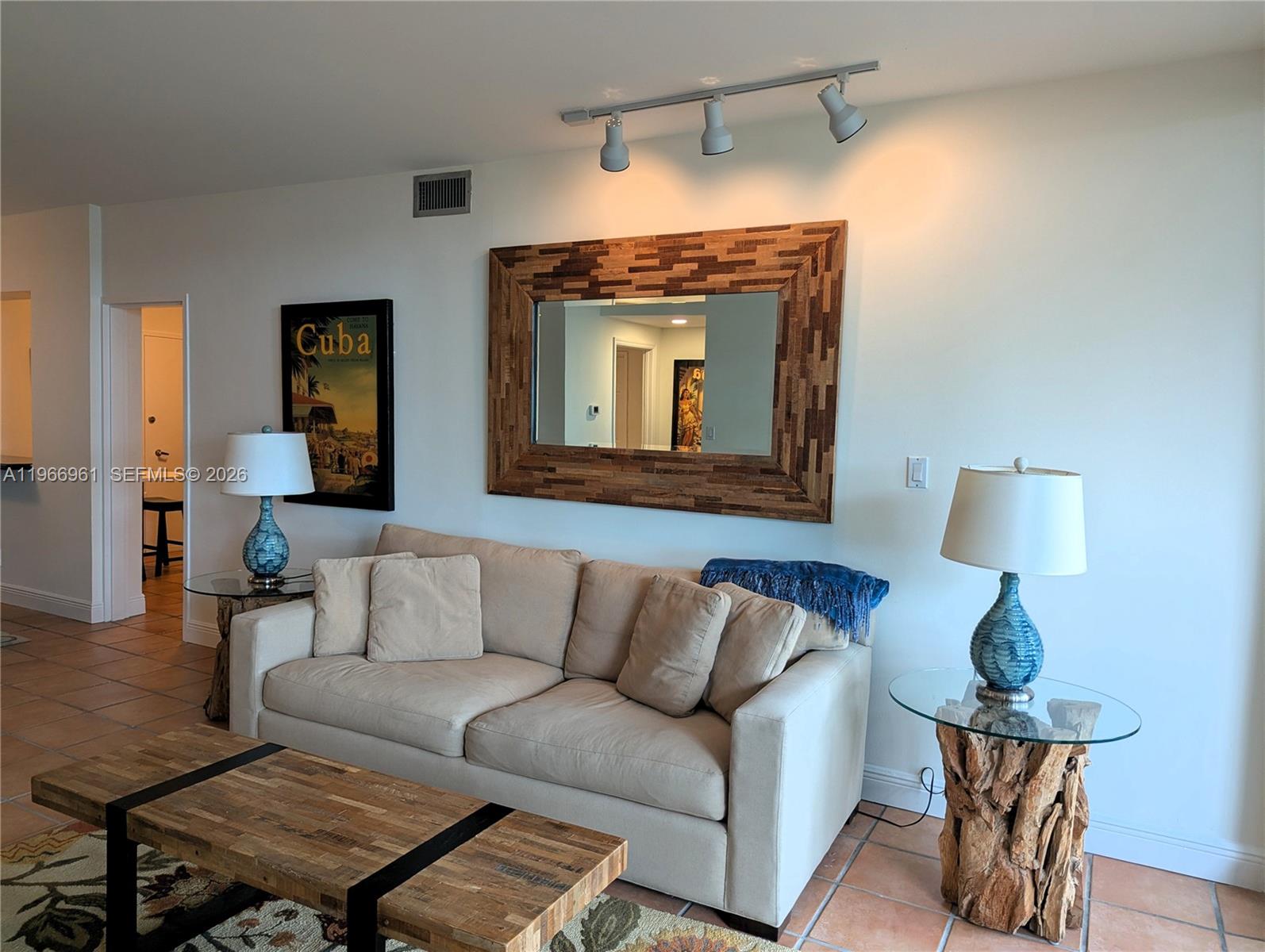 5161 Collins Ave #208 Miami Beach, FL 33140