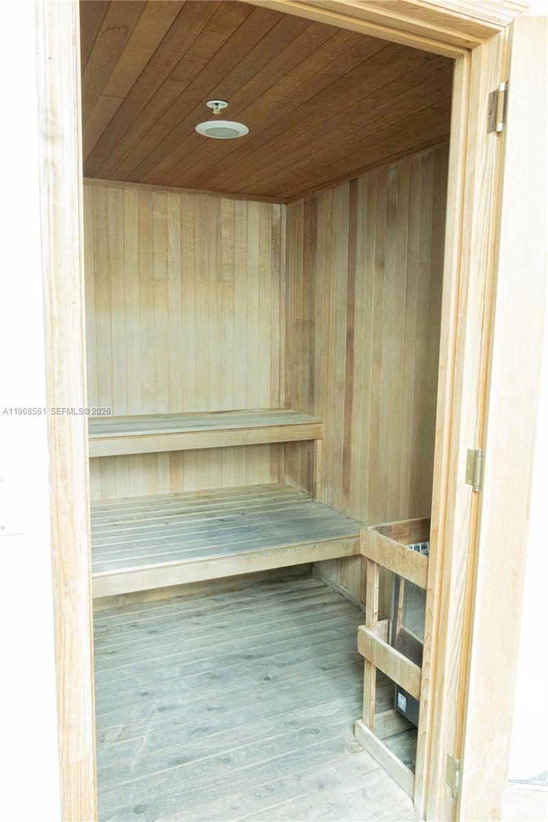 image Platinum Condominium5