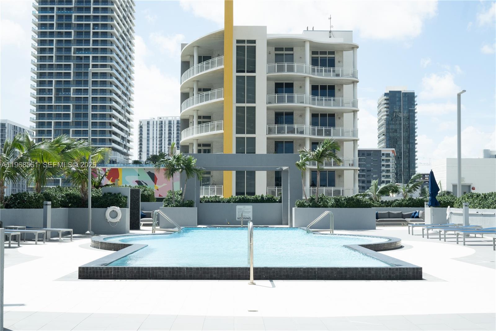 image Platinum Condominium8