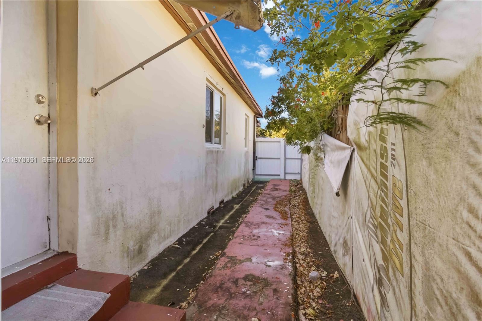 380 NW 133rd St North Miami, FL 33168