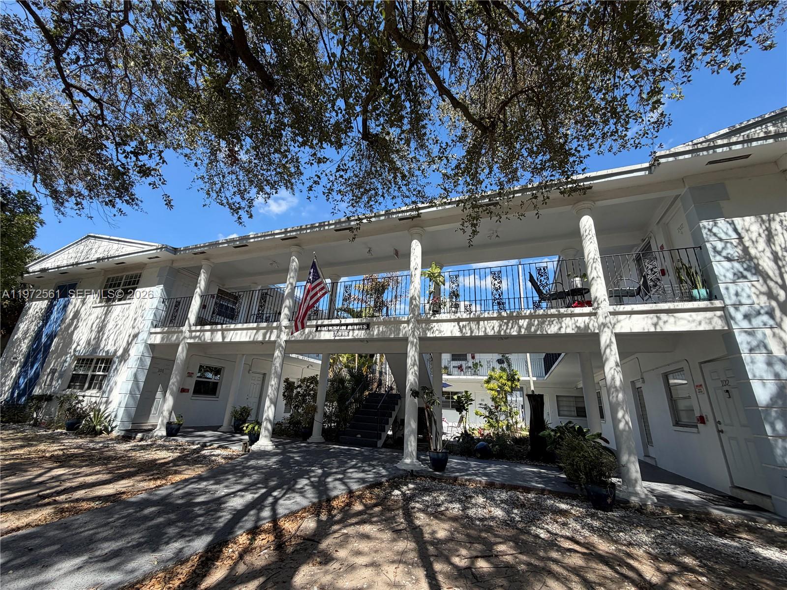 3515 Van Buren St #102