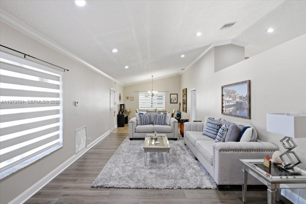 6520 Olde Moat Way Davie, FL 33331