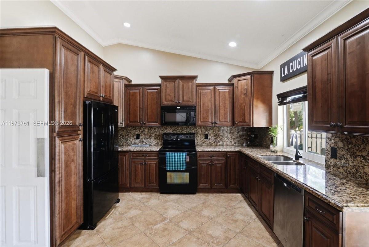 6520 Olde Moat Way Davie, FL 33331