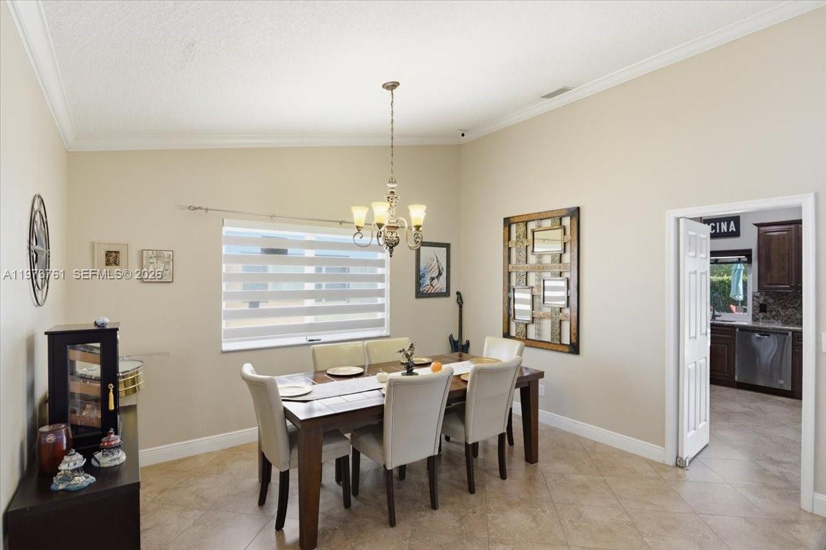 6520 Olde Moat Way Davie, FL 33331