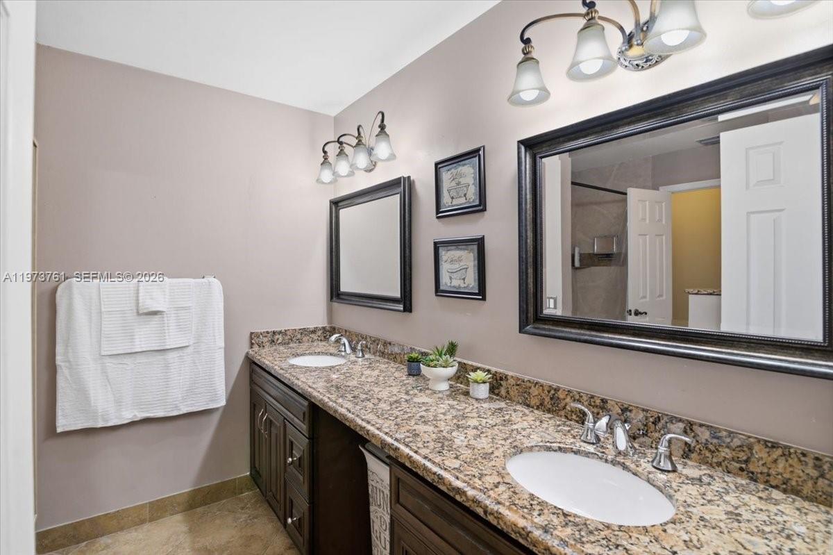 6520 Olde Moat Way Davie, FL 33331