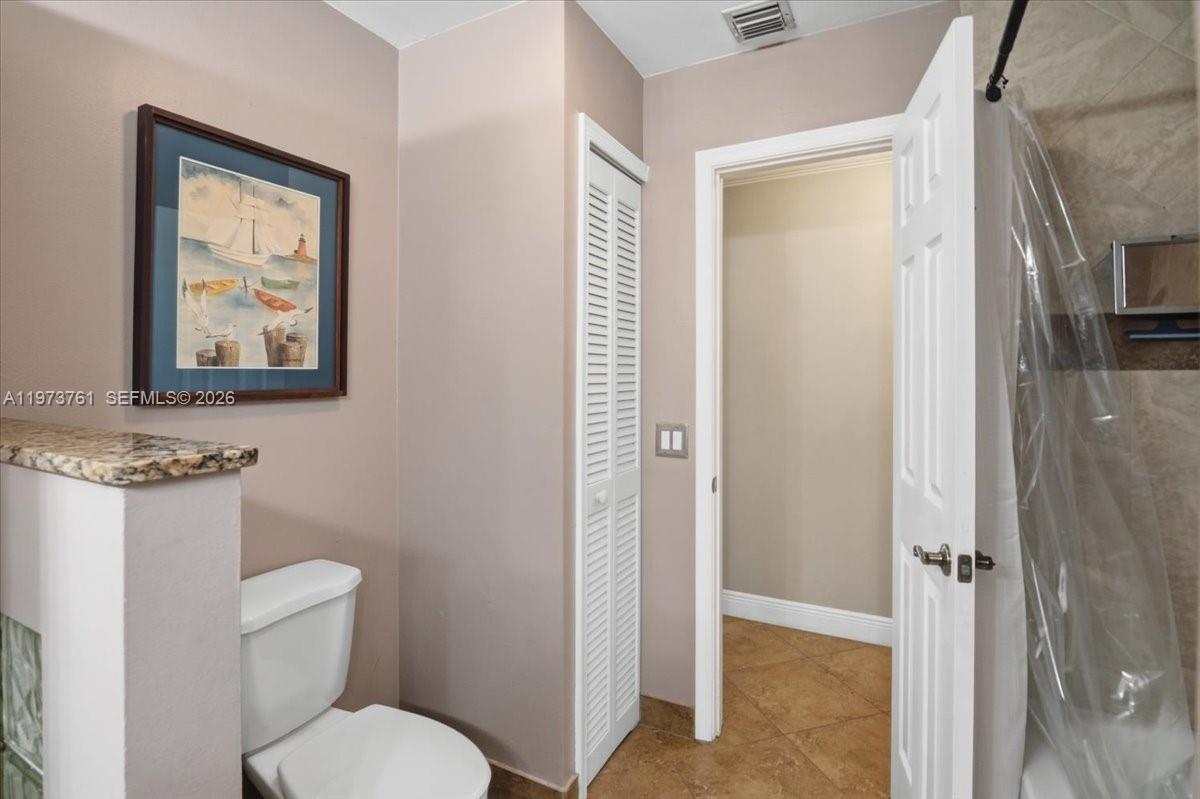 6520 Olde Moat Way Davie, FL 33331