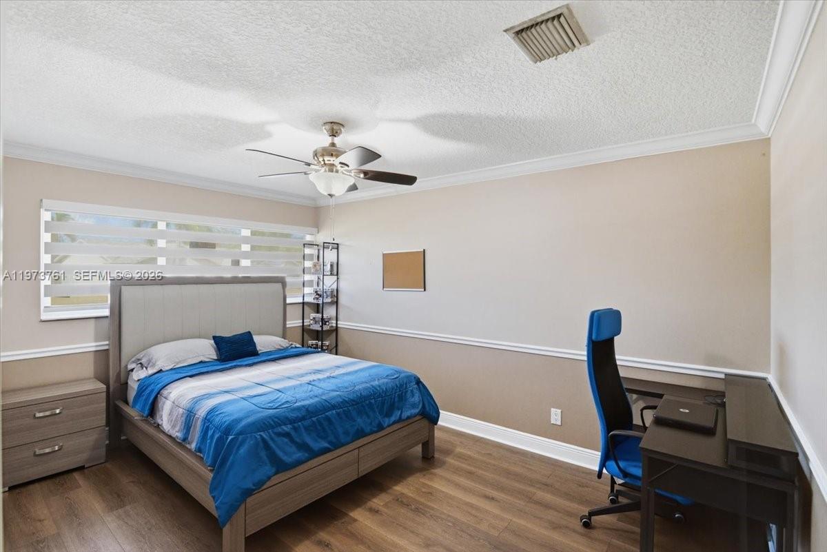 6520 Olde Moat Way Davie, FL 33331