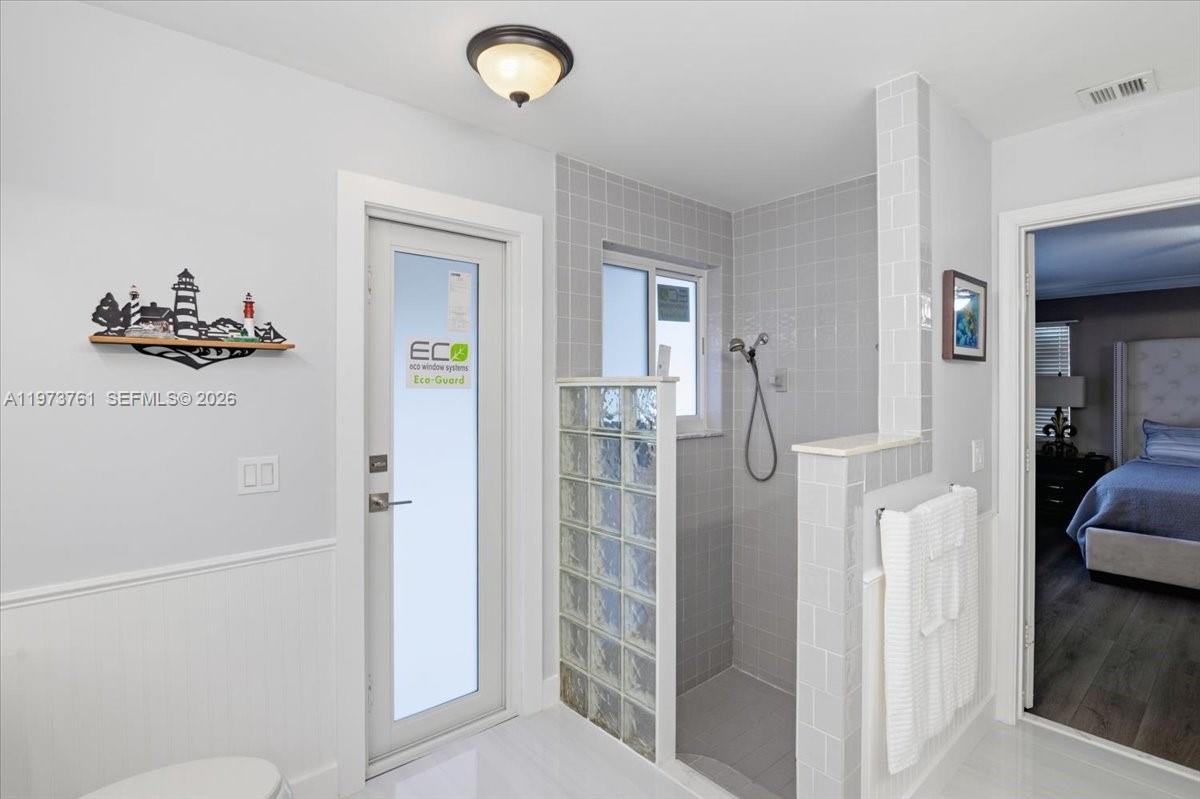 6520 Olde Moat Way Davie, FL 33331