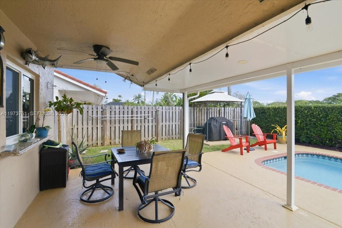 6520 Olde Moat Way Davie, FL 33331