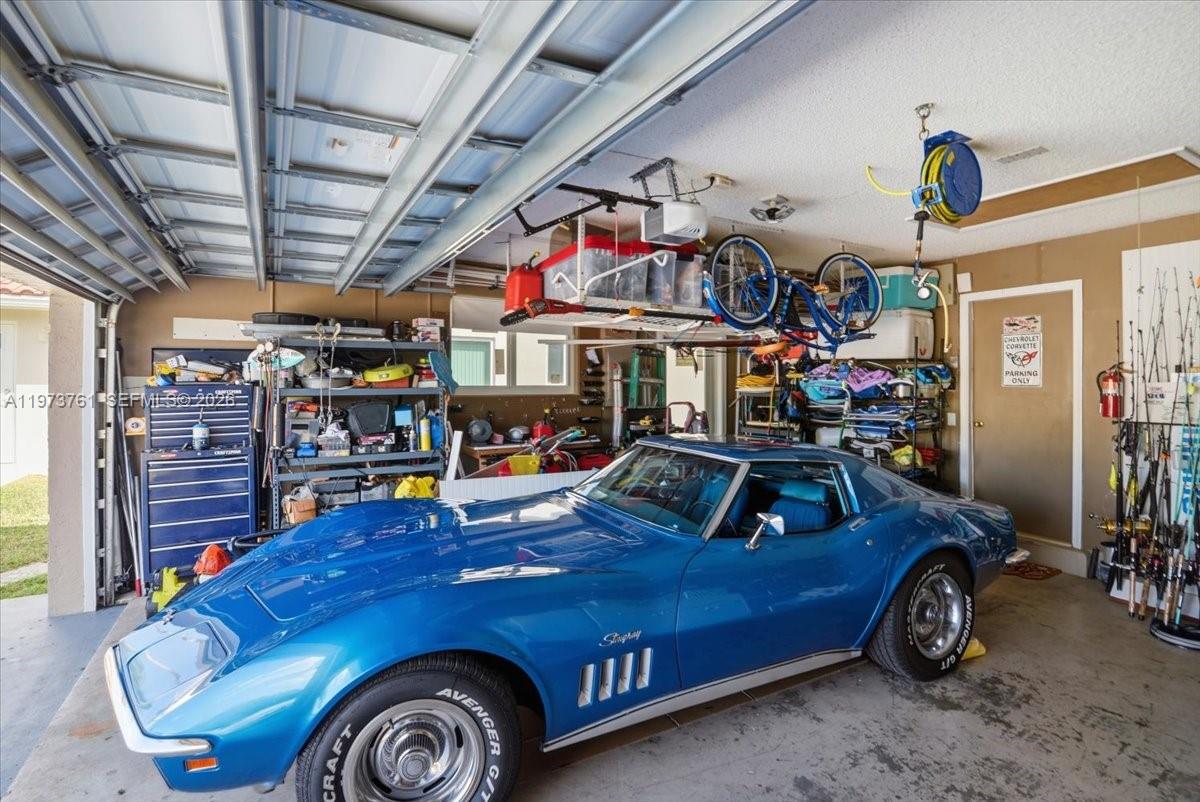 6520 Olde Moat Way Davie, FL 33331